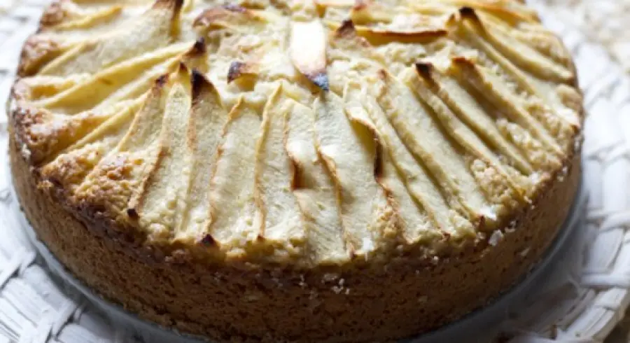 Una torta di mele alternativa e senza grassi animali
