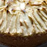 Una torta di mele alternativa e senza grassi animali